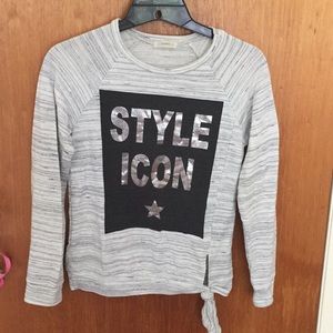 A long sleeve shirt